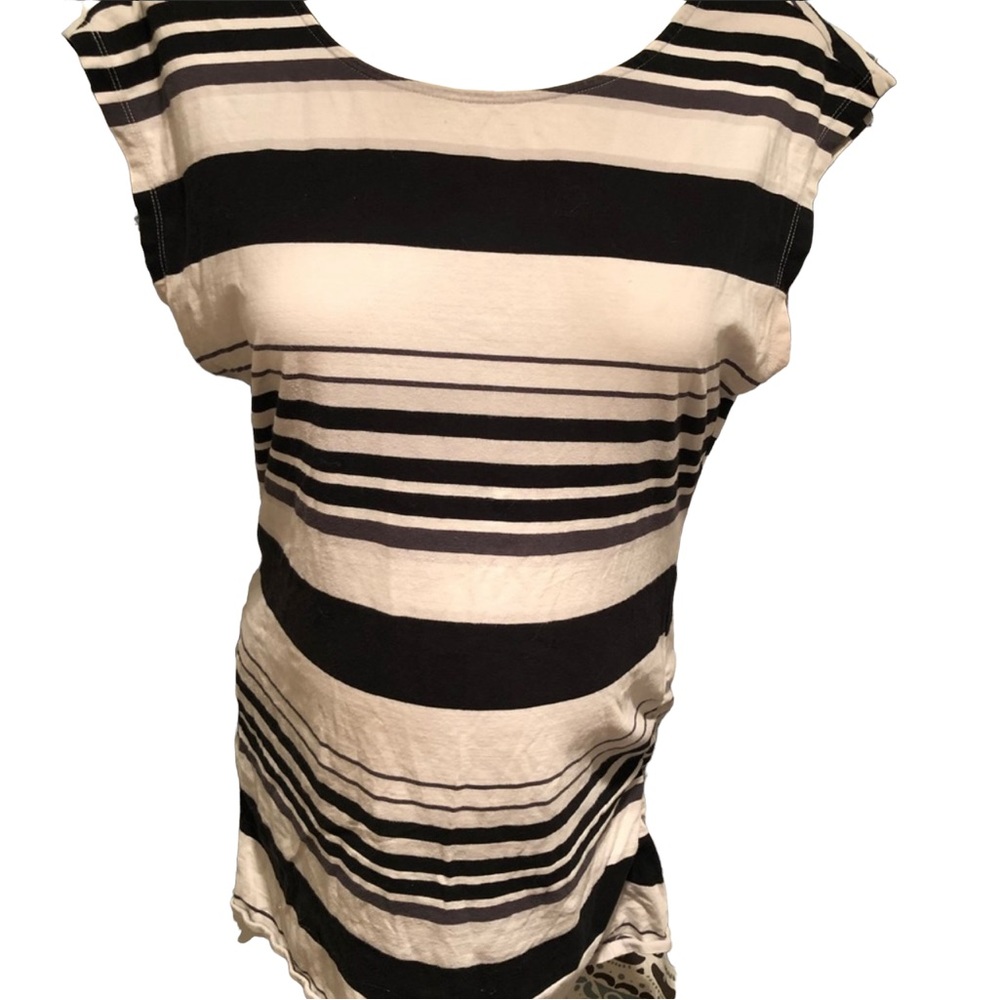 3/$10🎉M Bump Start Striped short sleeve Camisole